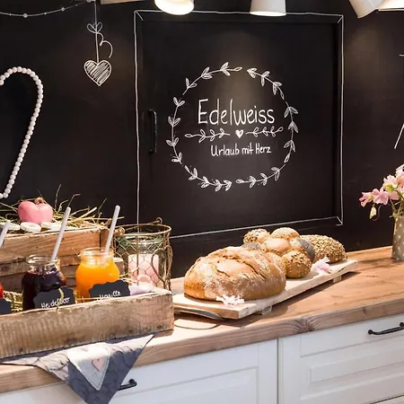 Bed & Breakfast Edelweiss Soll