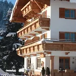 Frühstückspension Edelweiss 3*