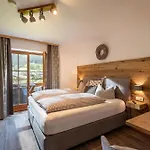 Frühstückspension Edelweiss 3*