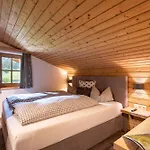 Frühstückspension Edelweiss 3*